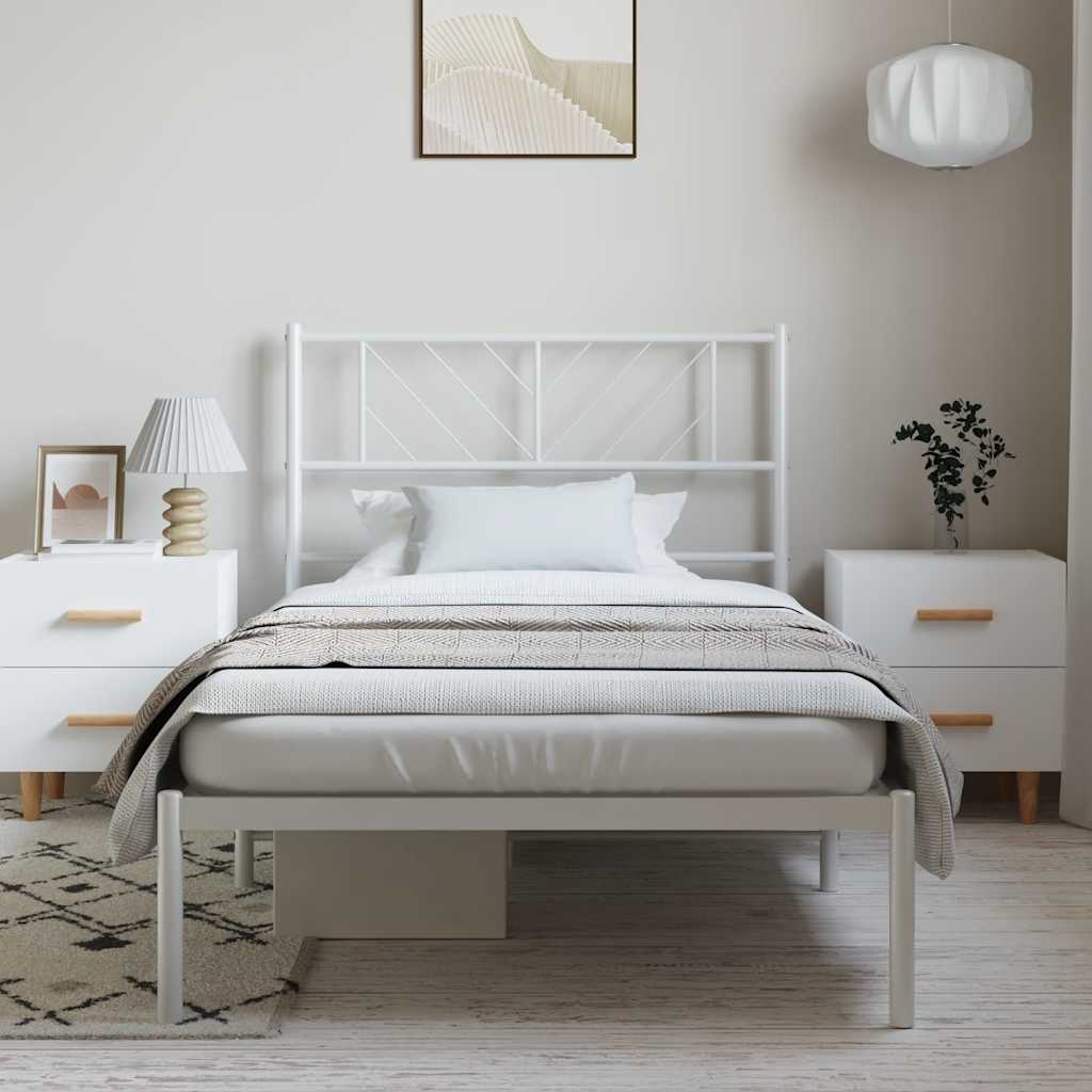 Metal Bed Frame Without Mattress With Footboard 140X200Cm
