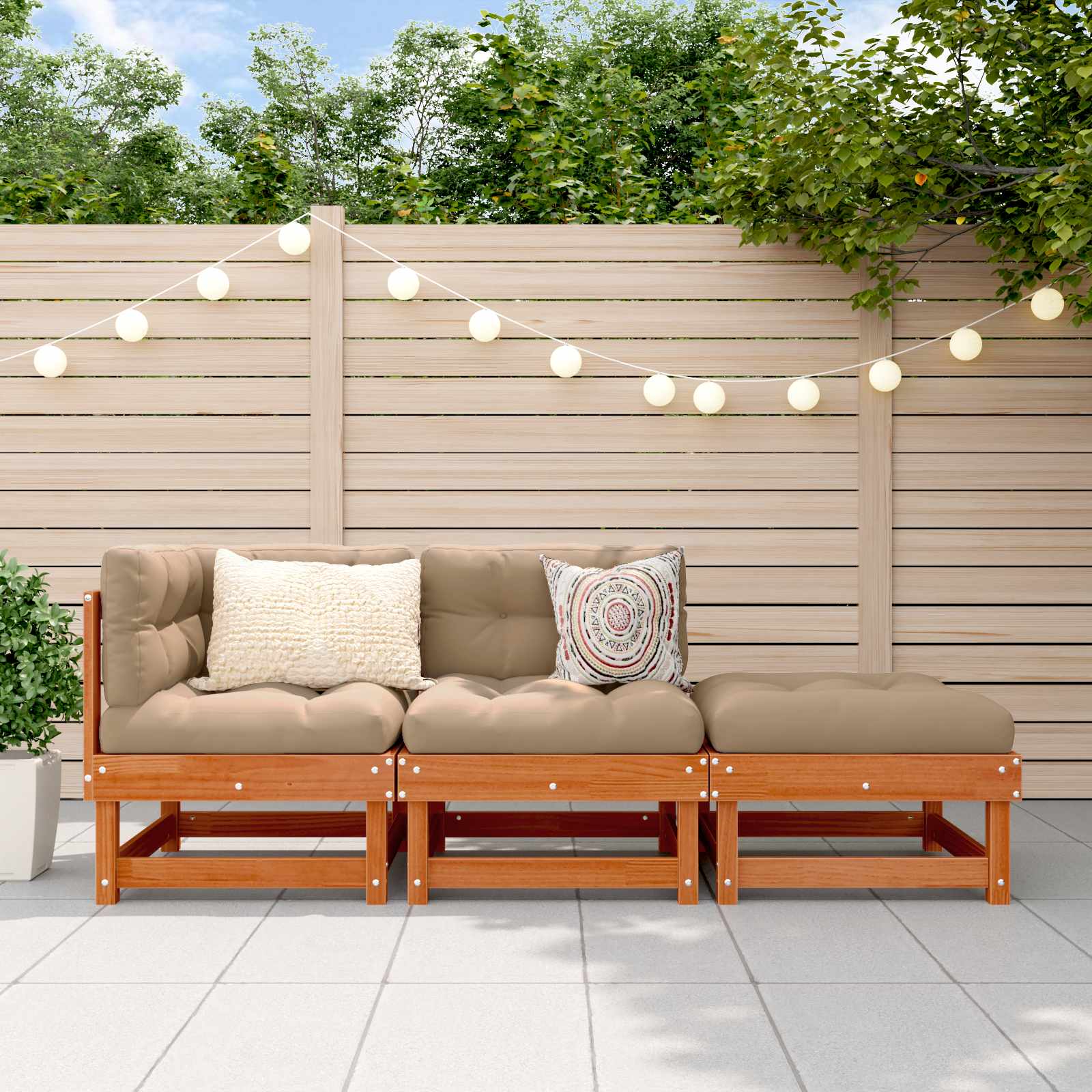 Garden Honey Brown Solid Wood Pine